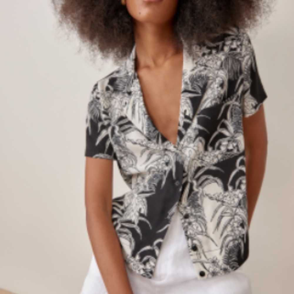 NWT CUBA TOP IN AMAZON SIZE M